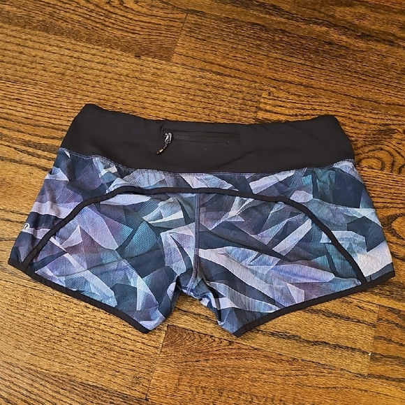 lululemon atheletica Drop It Low athletic shorts Pretty Prism Multi Black print - Picture 2 of 10